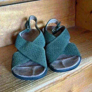 Therafit Olivia’s Women’s Adjustable Cross Strap Sandals